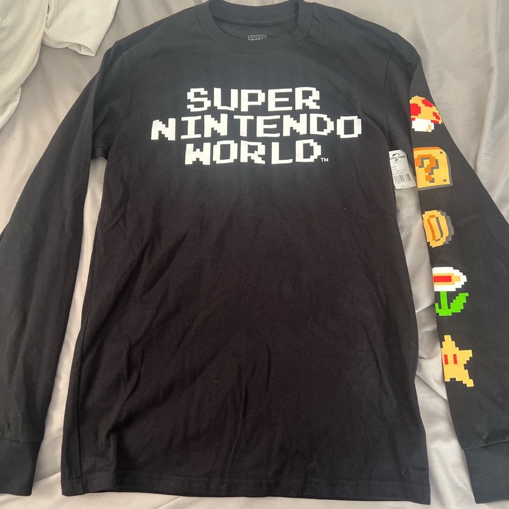 Universal Studios Hollywood Super Nintendo World long sleeve shirt - Unisex S